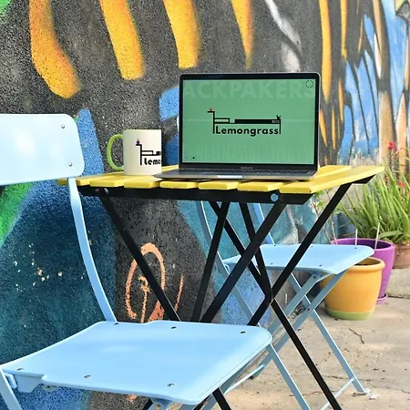 אכסניה Lemongrass *