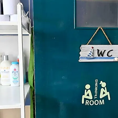 Lemongrass Hostel *