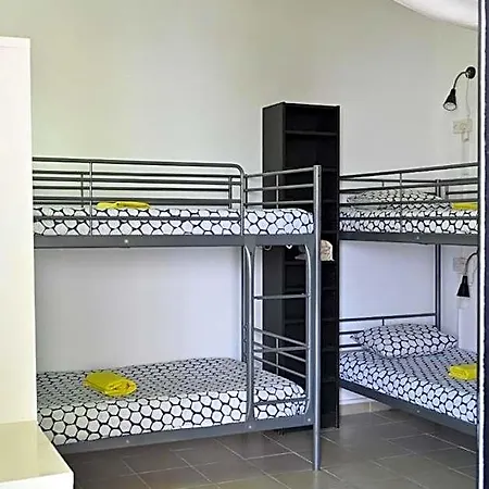Lemongrass Hostel *