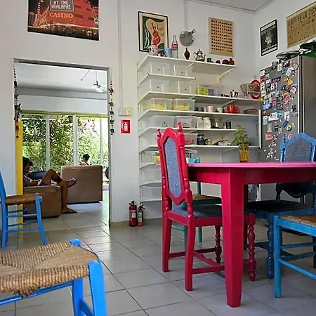 Lemongrass Hostel *