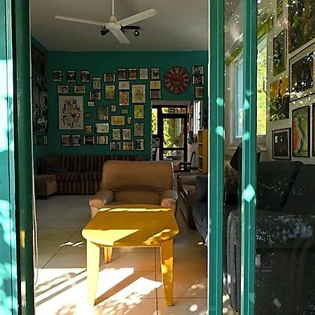 Lemongrass Hostel *
