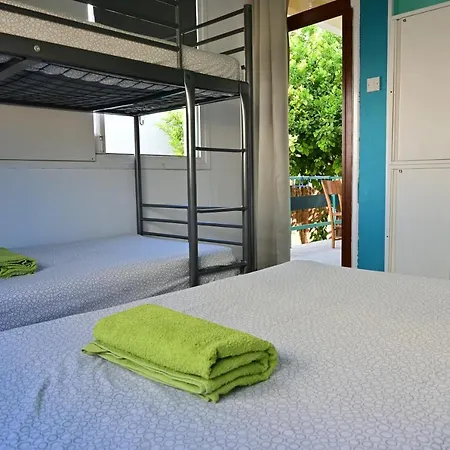 Lemongrass Хостел Лимасол